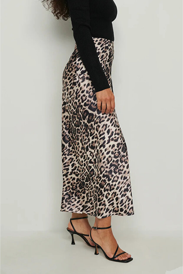 Leopard Patterned Satin Midi Skirt - 2