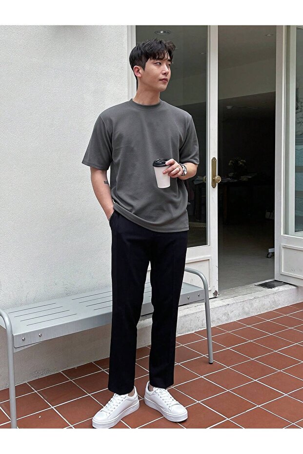 تي شيرت أساسي برقبة دائرية للرجال - 3