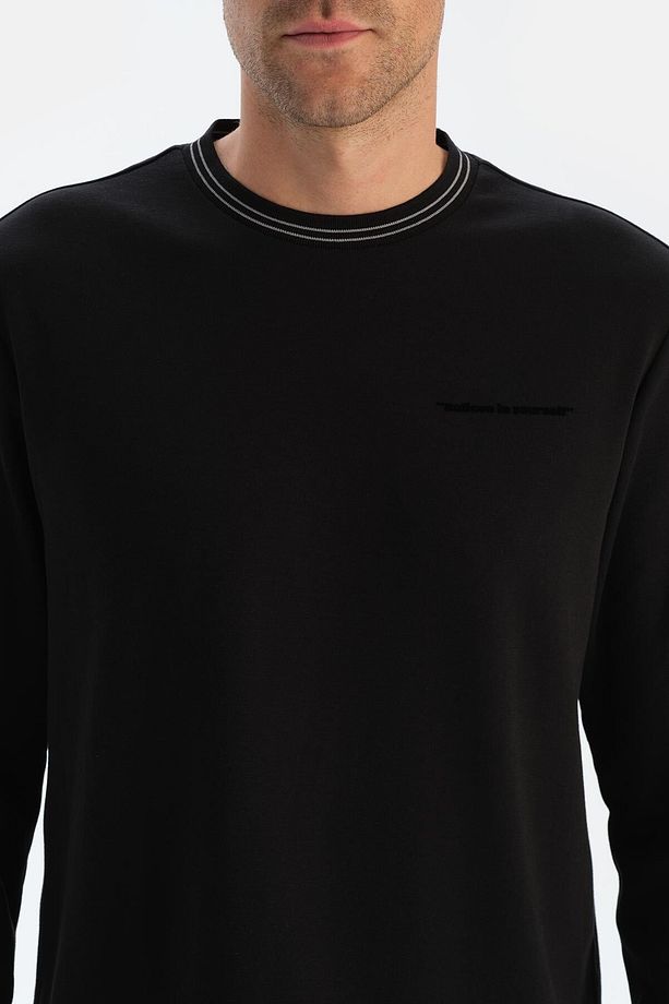 Siyah Bisiklet Yaka Uzun Kollu Altı Desenli Pijama Takımı - 5