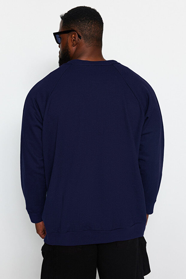 Granatowa bluza z okrągłym dekoltem i szerokim krojem, plus size, polarowa podszewka Tmnaw24Ao00007 - 6