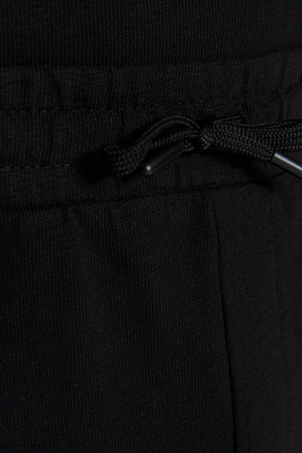 Siyah Regular %100 Pamuklu Dokulu Şort TMNSS23SR00035 - 5