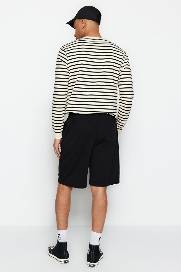 Basic Siyah Oversize/Geniş Kesim Lastik Belli Bağcıklı Şort TMNSS22SR0257 - 12
