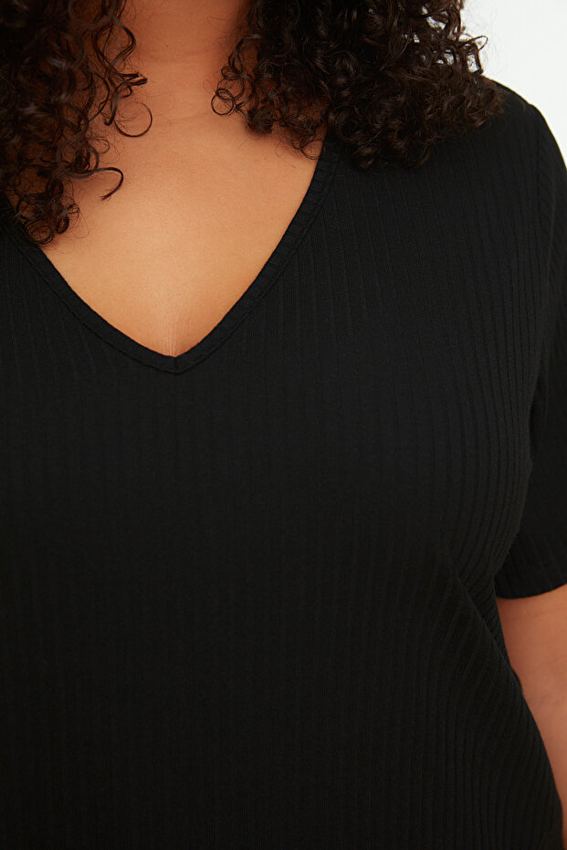 Піжама з V-подібним вирізом з чорного капрі TBBSS22PT0237 - 4