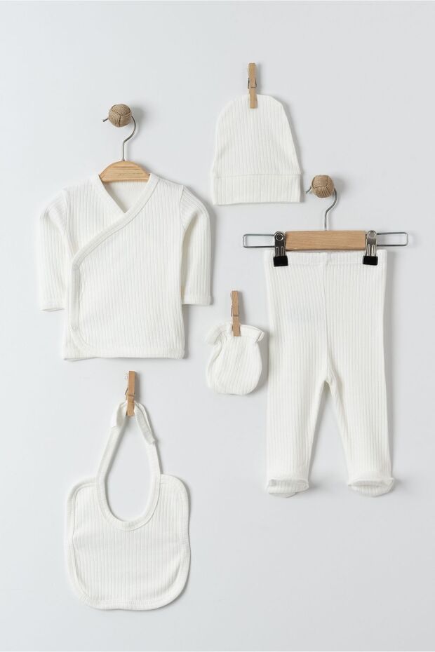 NEWBORN 5-PIECE HOSPITAL EXIT SET