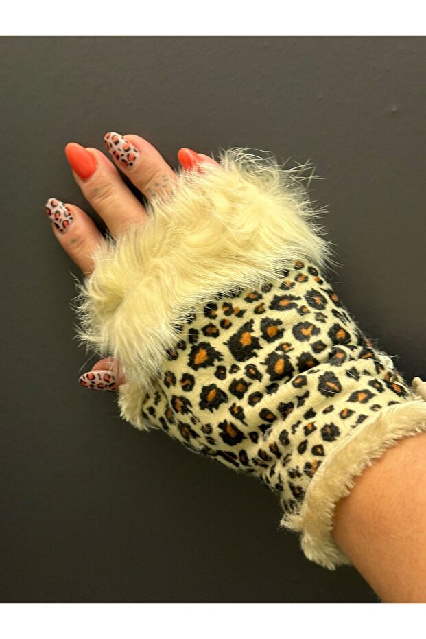 Leopard Pattern Fingered Gloves - 1