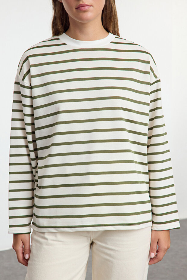 Haki Çizgili Oversize/Geniş Kesim Bisiklet Yaka İnce Örme Sweatshirt TWOAW23SW00326 - 3
