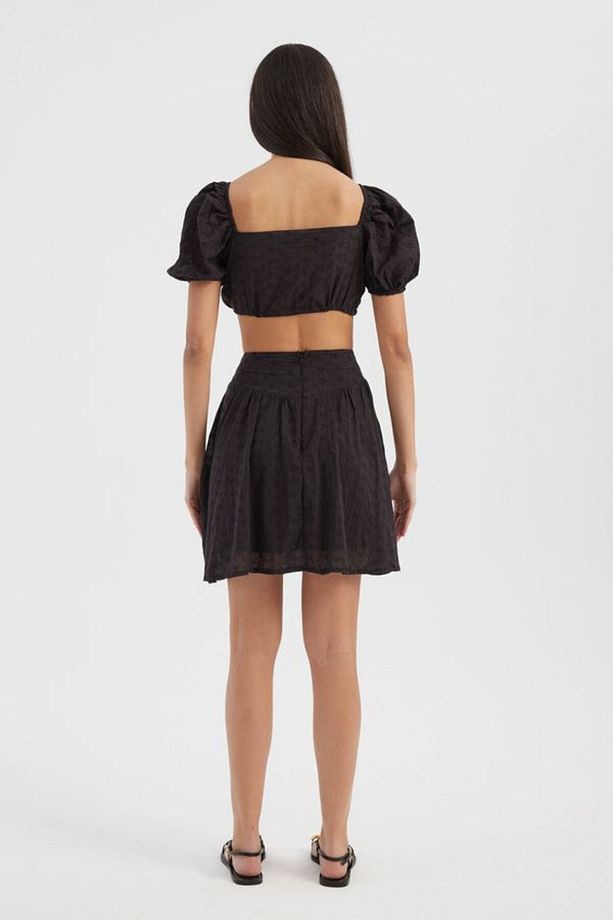 2 Parça: Göğüs Dekolteli Bağcıklı Crop Top Ve Yüksek Bel Elastik Bel Minik Etek - 4