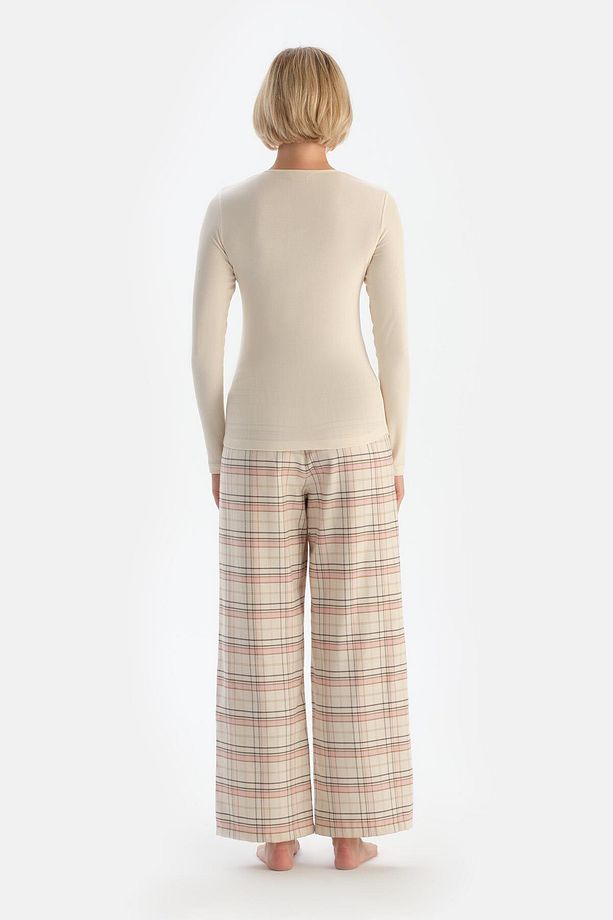 Ekru Kaşkorse Tişört Ekose Dokuma Pantolonlu Pijama Takımı - 2