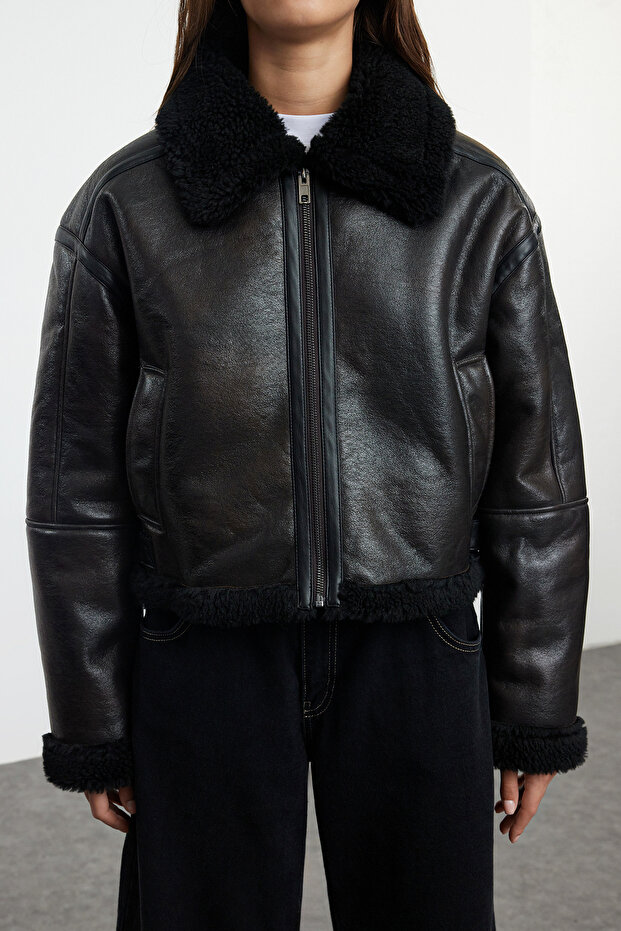 Kahverengi Oversize Kalıp Peluş Detaylı Biker Ceket Mont TWOAW25MO00032 - 5