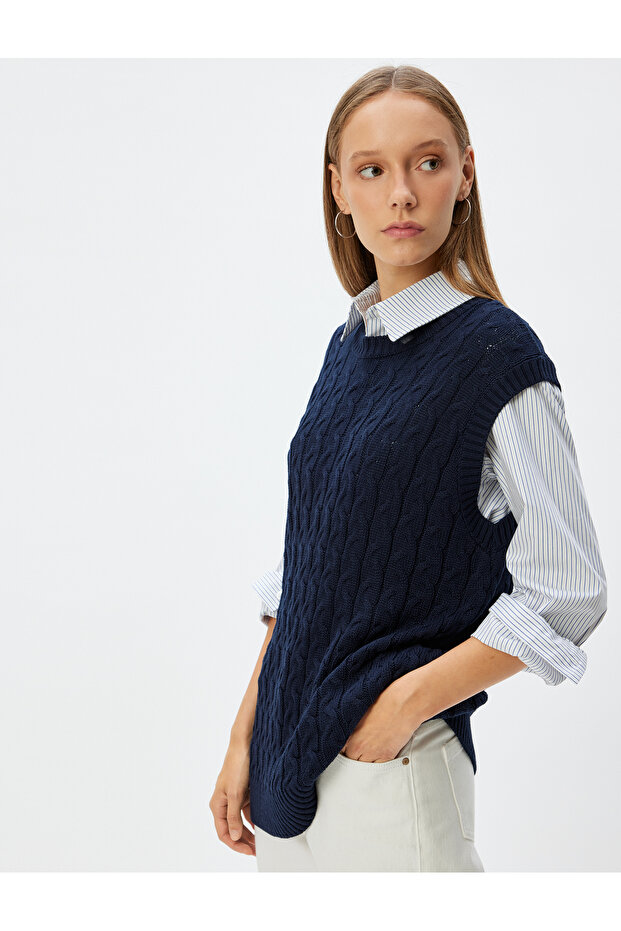 Oversize Sweater with Hair Knit Texture, Crew Neck, Sleeveless