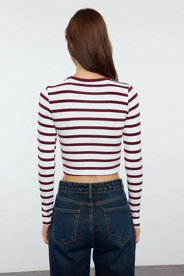 Bordo Çizgili Viskoz Yumuşak Kumaşlı Fitted Crop Esnek Örme Bluz TWOAW24BZ00048 - 5