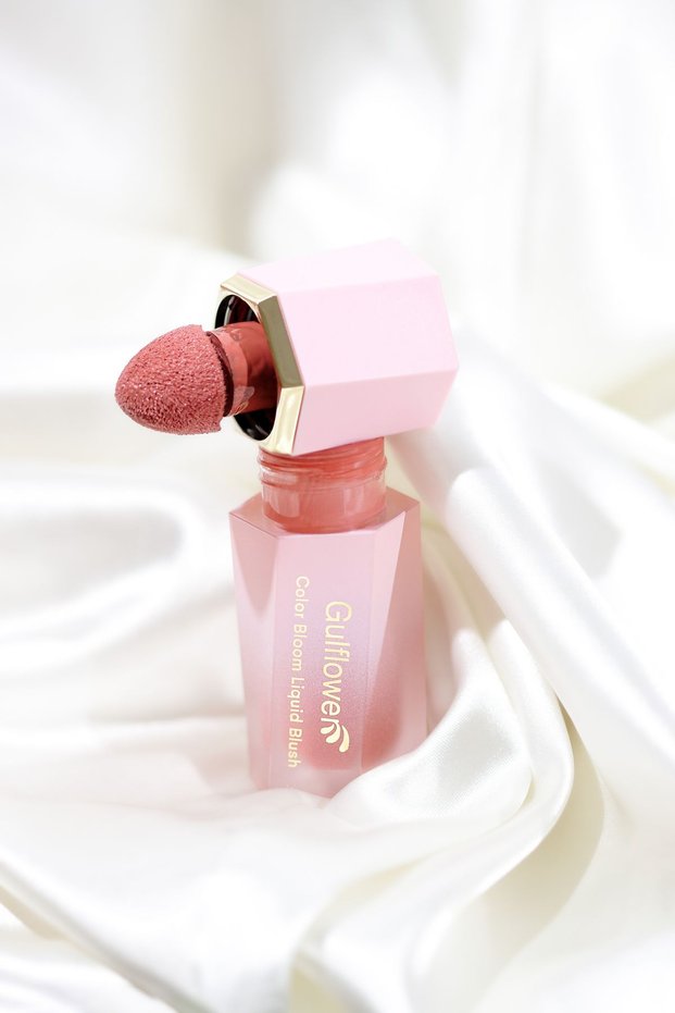 Liquid Blush with Sponge Head