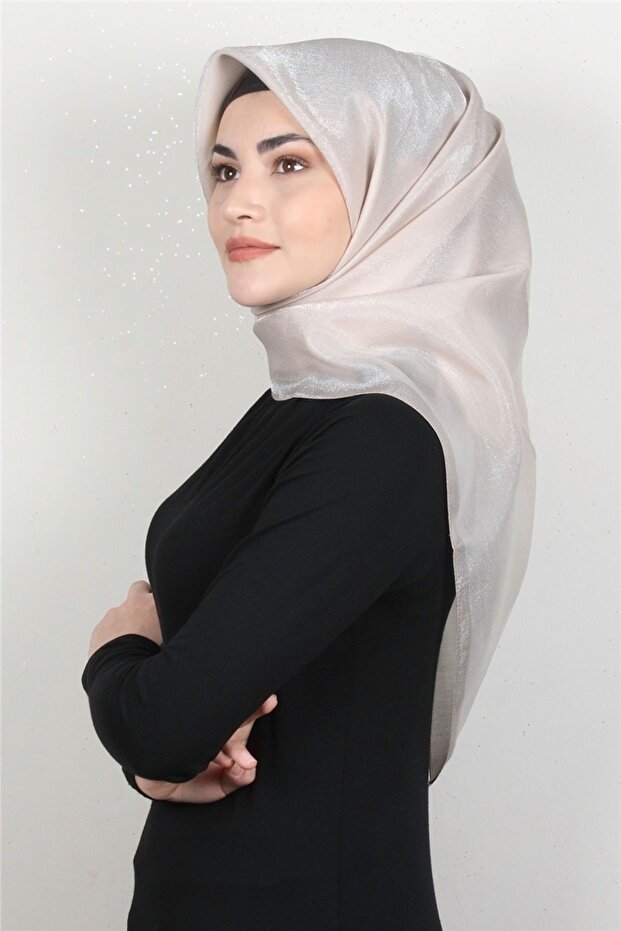 وشاح لامع باللون البيج العنبر 3008-7