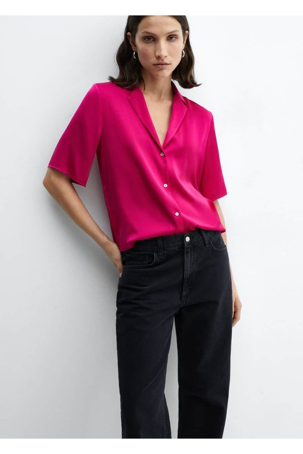 Short-sleeved satin shirt