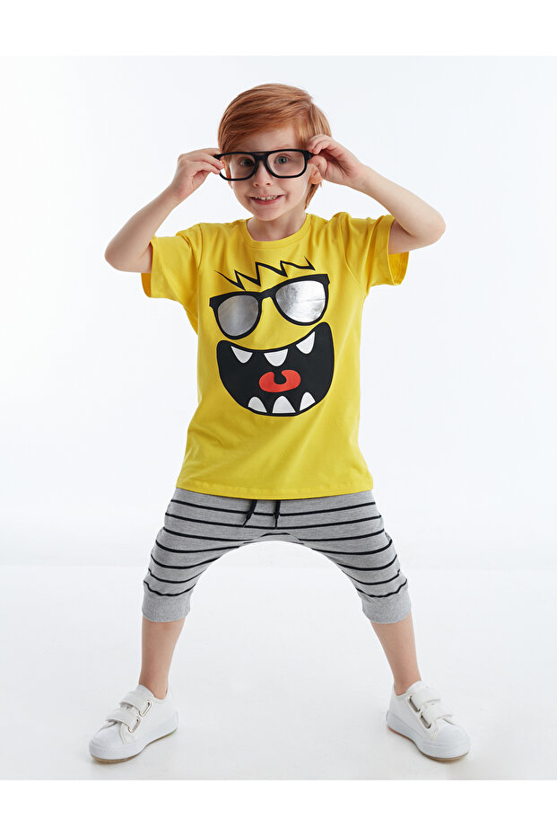 Cheerful Boy T-shirt Capri Shorts Set