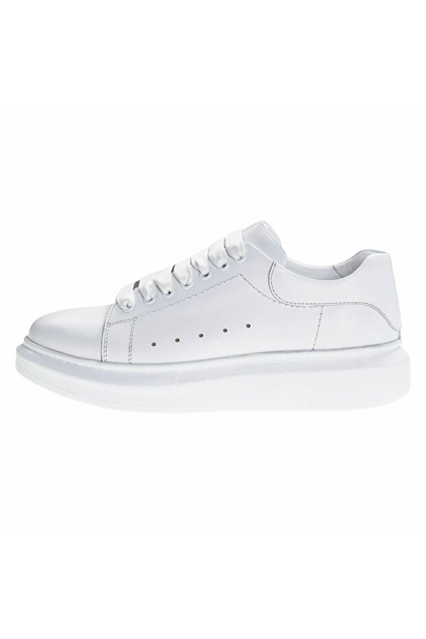 425 White Sneakers