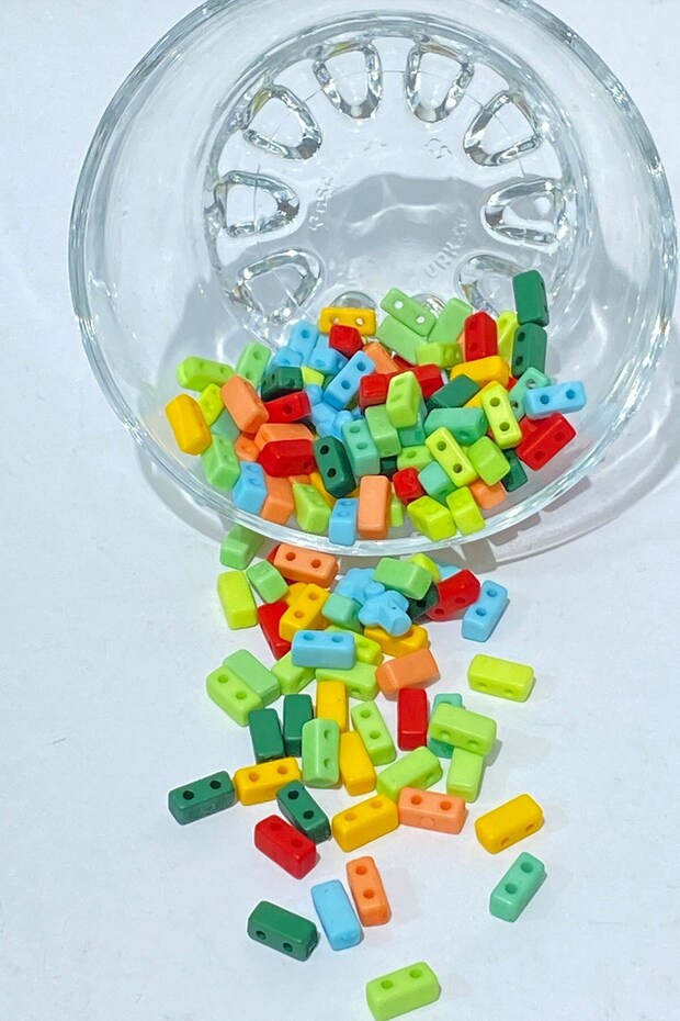 Rectangular Plastic Beads 20 Gr - 1