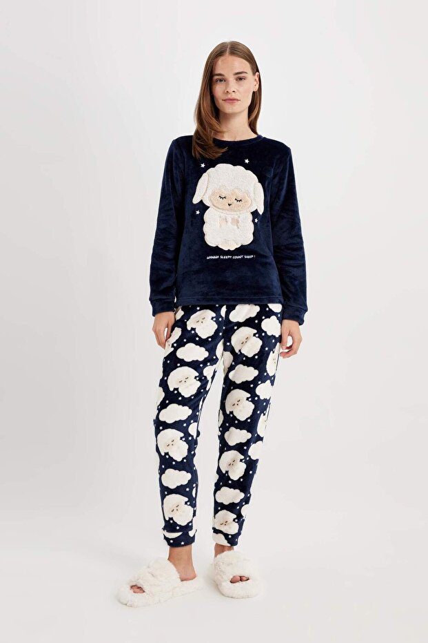 Women's Fall in Love Crew Neck Printed Long Sleeve Patterned Welsoft Plush Pajamas Set A3352Ax24Au