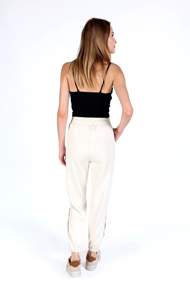 بدلة رياضية بأرجل باللون البيج موديل 4281A - 5