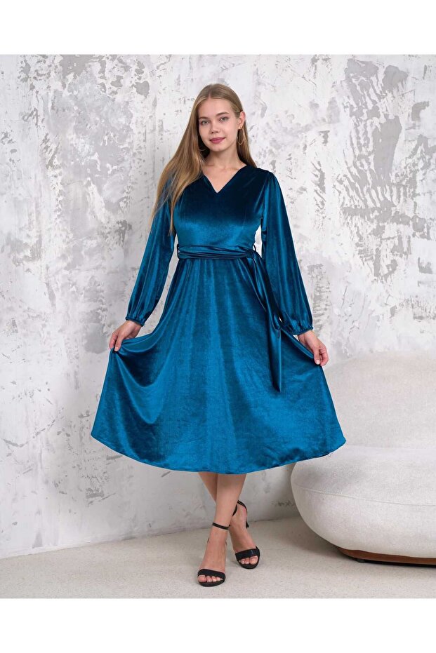 V Yaka Kloş Midi Boy Kadife Elbise - 5