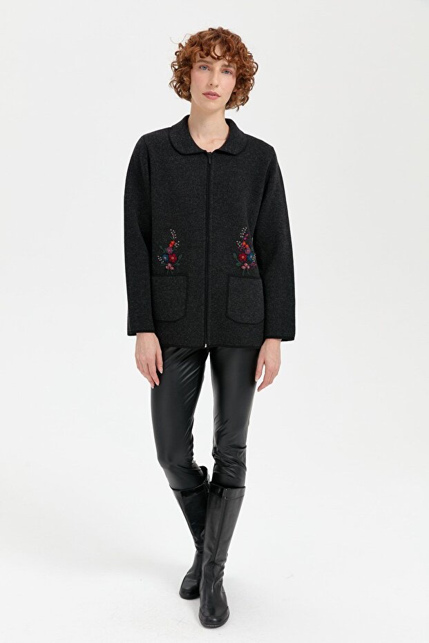 Women's Polo Collar Embroidered Short Wool Cardigan Black