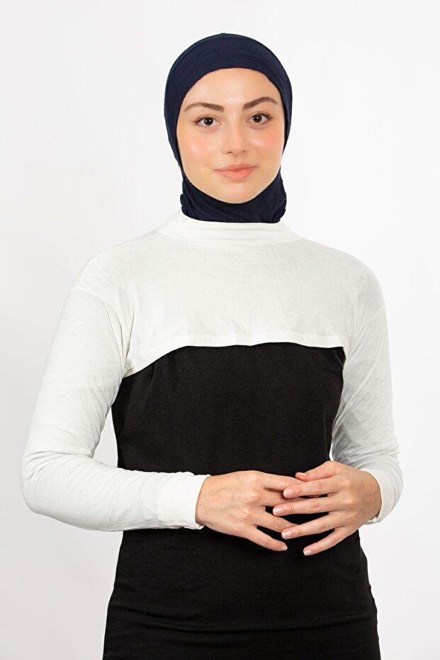 طوق الرقبة وأكمام طويلة وياقة صيد السمك كريم أوف وايت