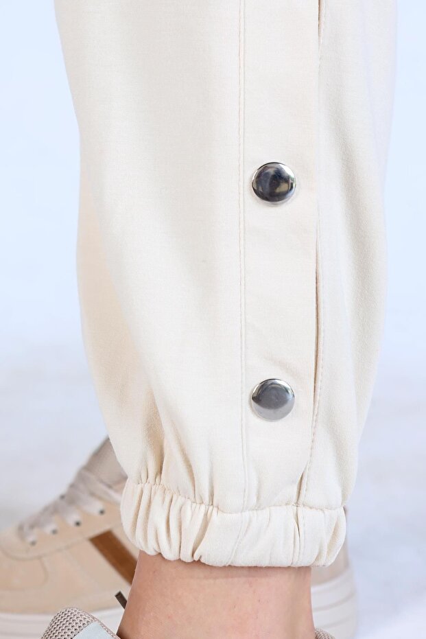 بدلة رياضية بأرجل باللون البيج موديل 4281A - 4