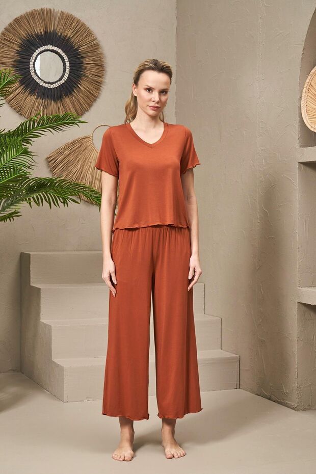 25109 Women's V-Neck Short Sleeve Loose Leg Pajamas Set