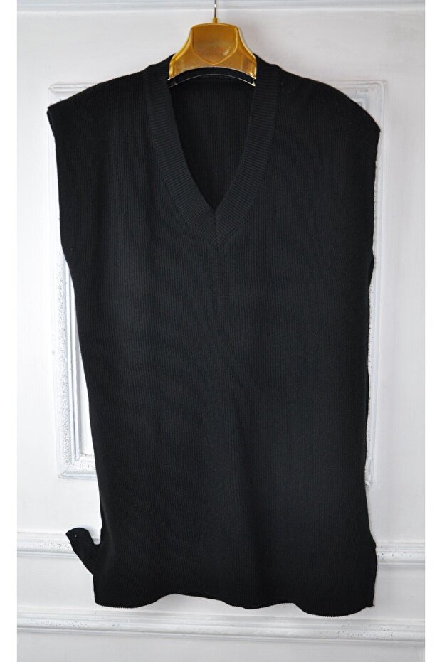 Trico and Collar Sleeveless Sweater