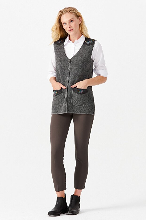Women's V-Neck Shoulder Pocket Cover Felt Embroidered Buttoned Vest Smoked