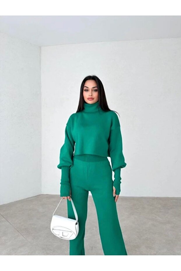 Green Turtleneck - Finger-Proof Crop Knitwear Set