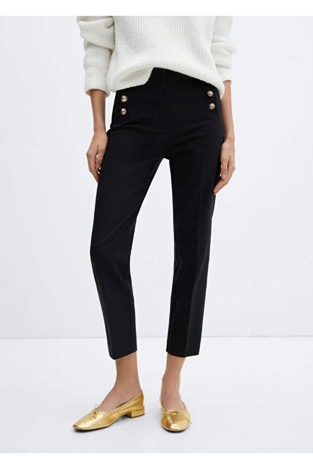 Kurze Hose mit Knöpfen - 1