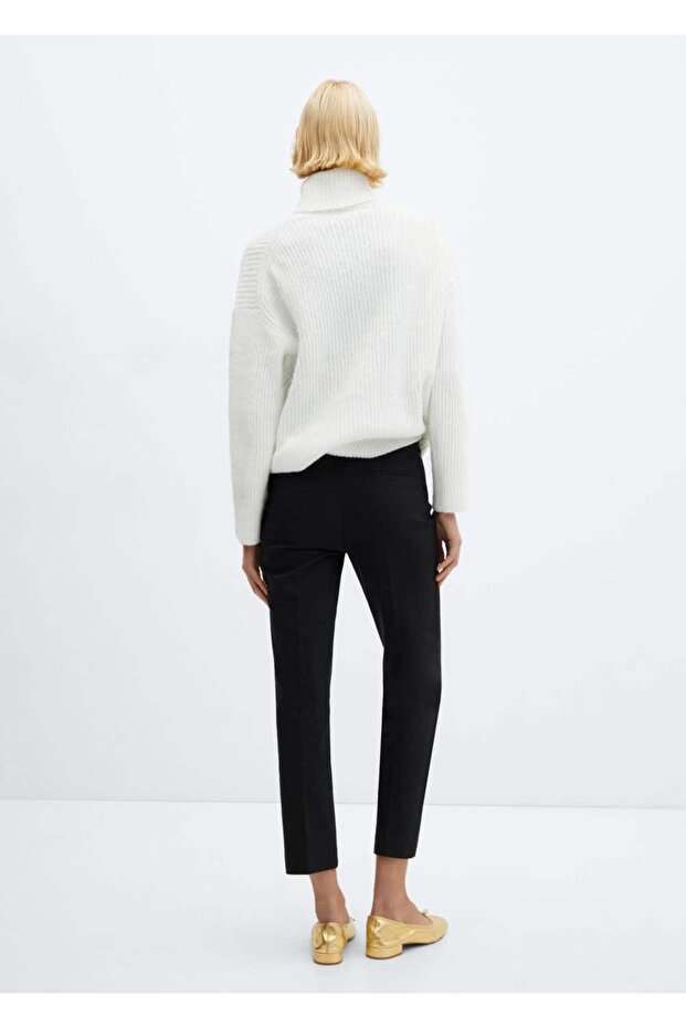 Kurze Hose mit Knöpfen - 4