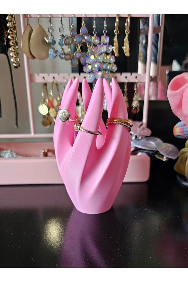 حامل الخاتم - 1