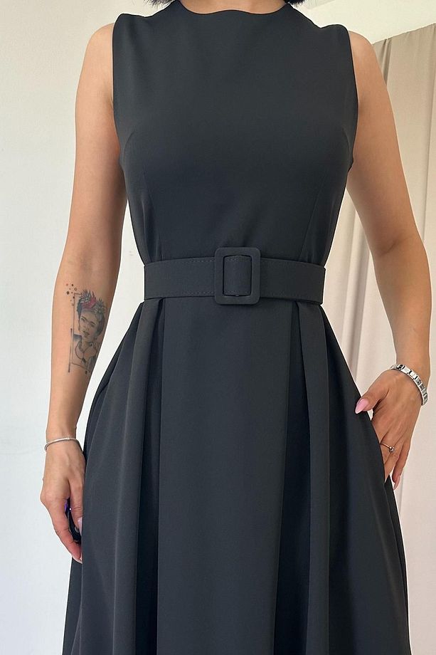 Ladin Halter Yaka Kloş Elbise - 3