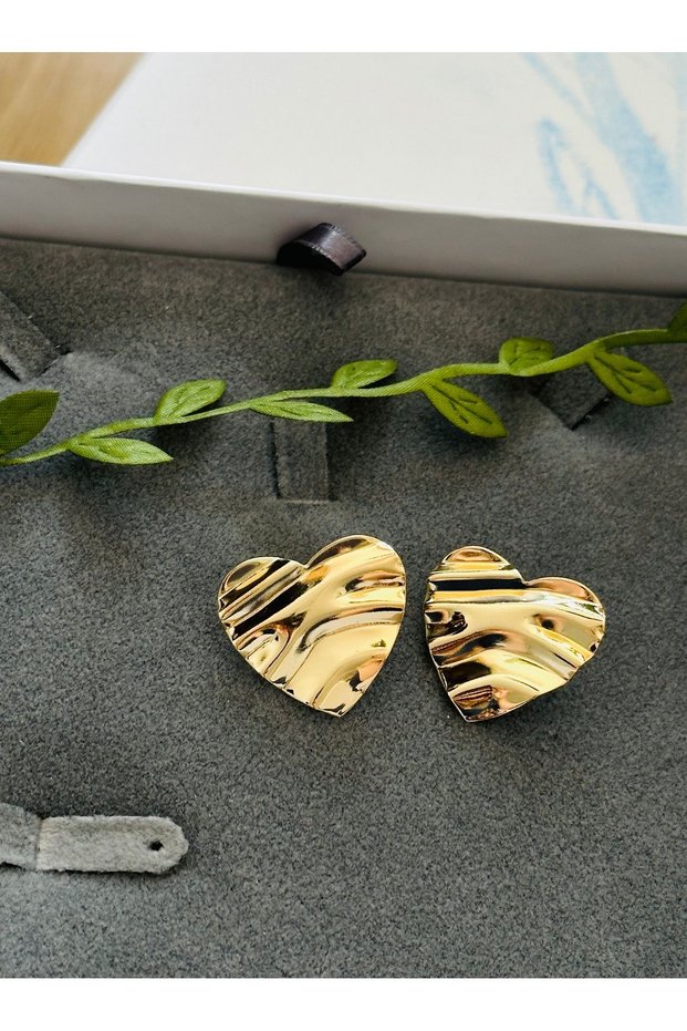 Bijouterie Steel Heart Gold Studded Jewelry Earrings