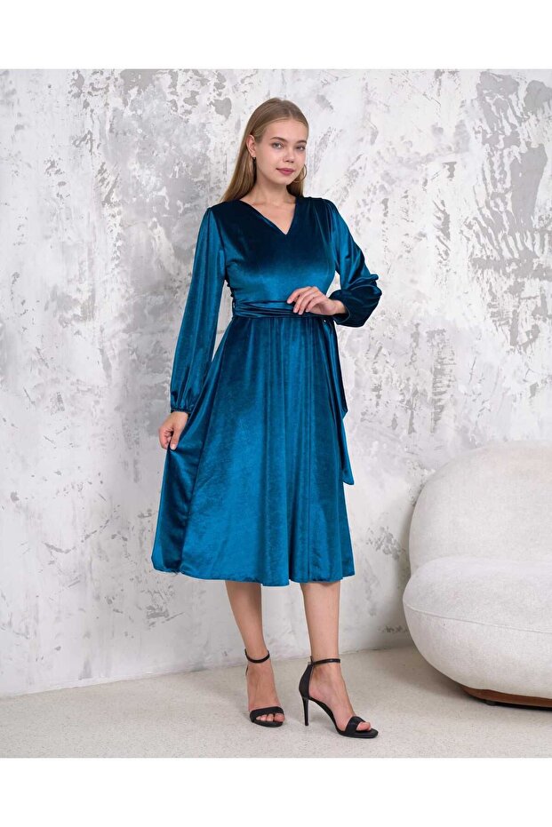 V Yaka Kloş Midi Boy Kadife Elbise - 6