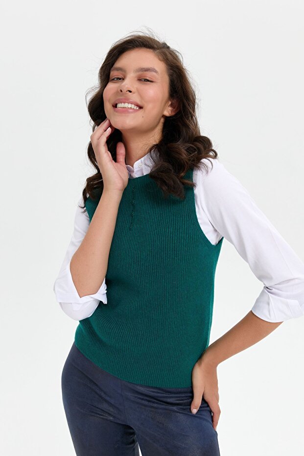 سترة صوفية برقبة دائرية وأزرار أمامية - الجزء الأمامي - 7