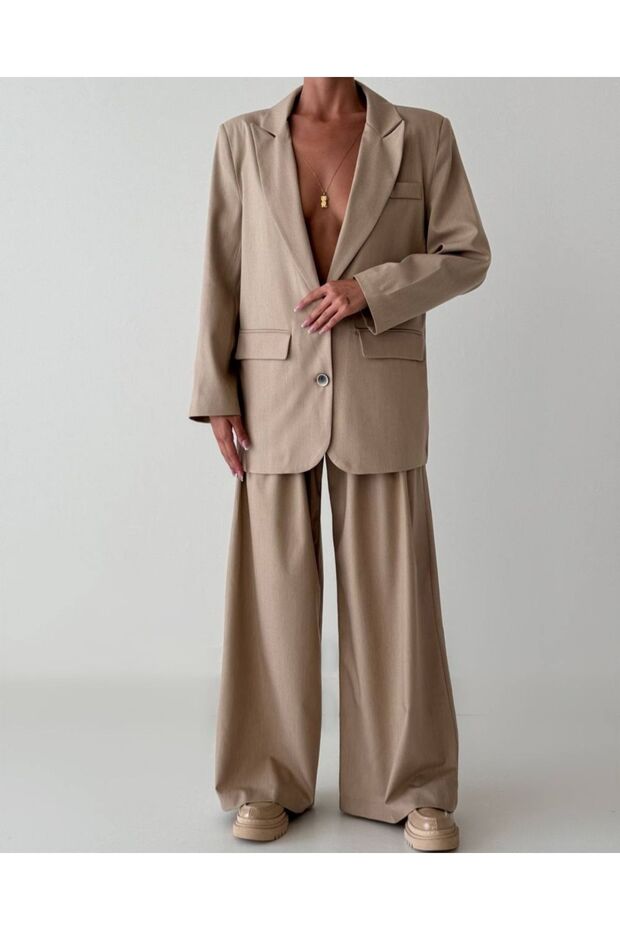 سترة بأزرار أمامية باللون البيج - 3