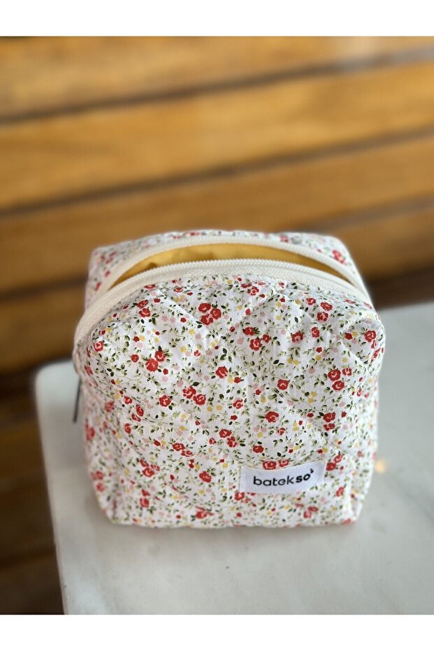 Red Flower Patterned Makeup Bag - Small Size - 5