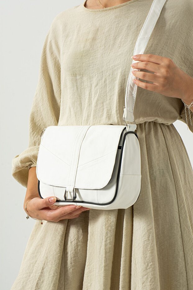 Medium Size Women's Leather Shoulder and Messenger Bag / Casual Leather Bag
