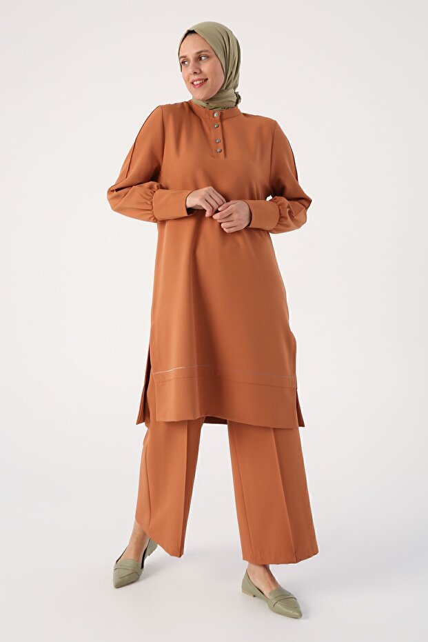 New Tile Glitter Stitched Half Placket Casual Suit - 1