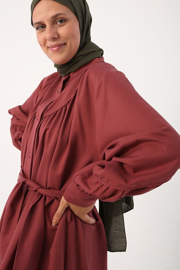 Cherry Blossom Belted Abaya with Gather Detail