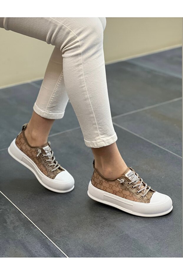 أحذية رياضية مسطحة - 1