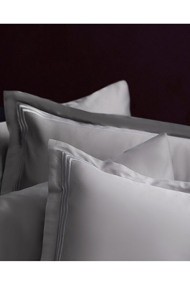 Clarette King Size Bamboo Satin Bedding Set - 4