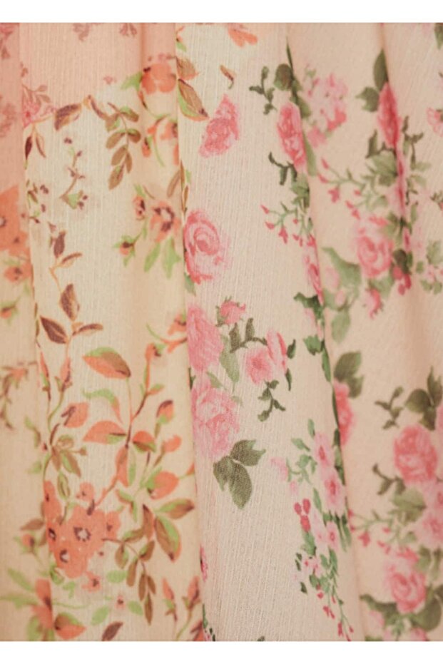 Kısa çiçek desenli elbise - 5