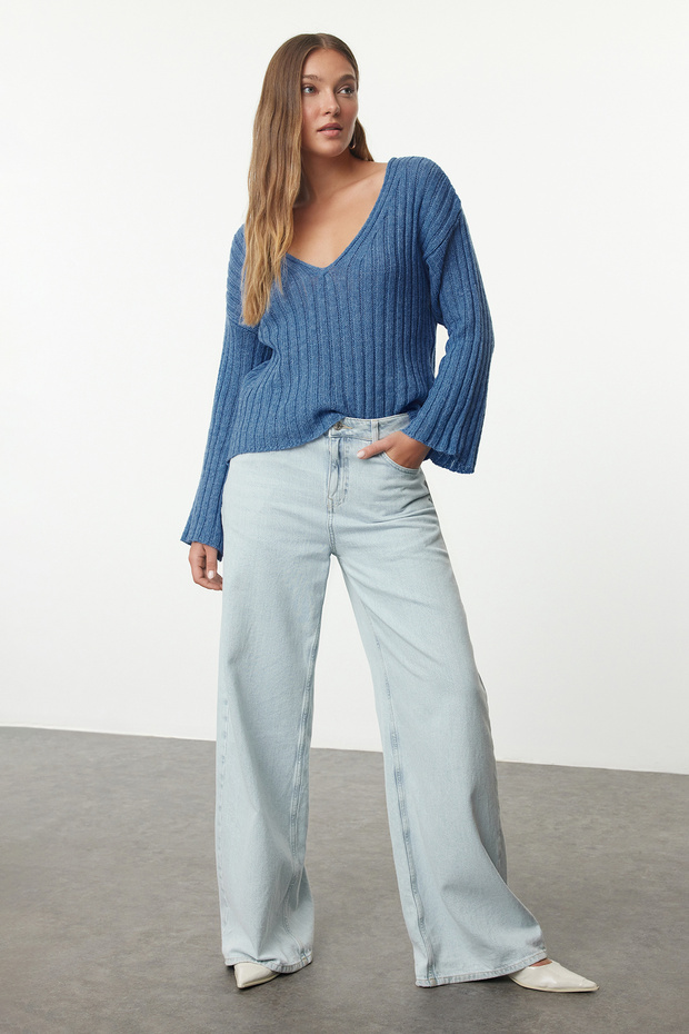 Dunkelblauer Wollpullover mit weitem Schnitt und Basic-Strickpullover TWOAW23KZ01844 - 2