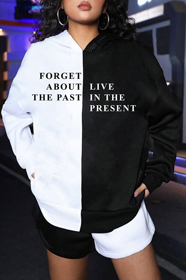 Oversize Black and White Printed Sweatshirt