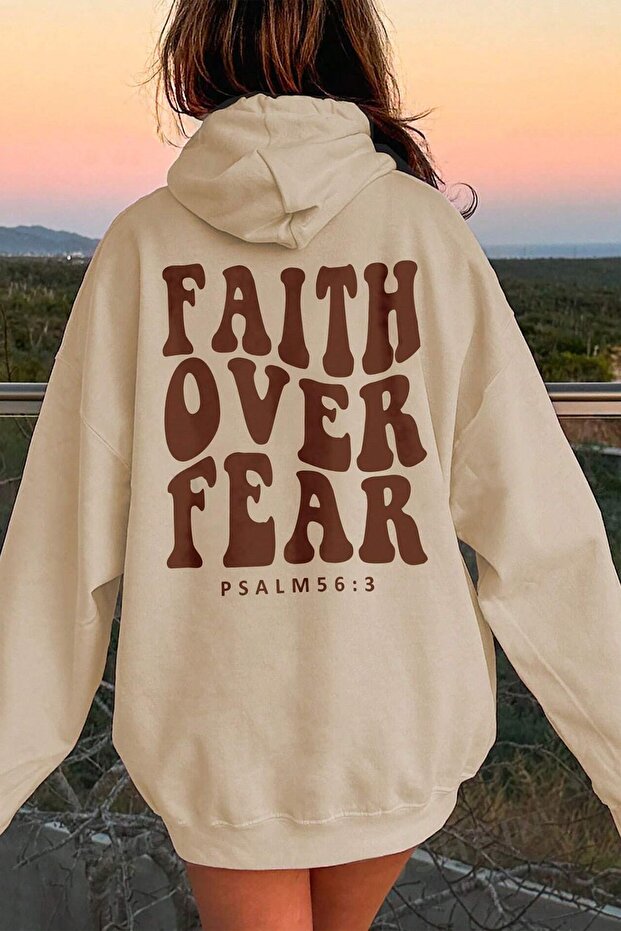سويت شيرت مطبوع عليه Faith Over مقاس كبير