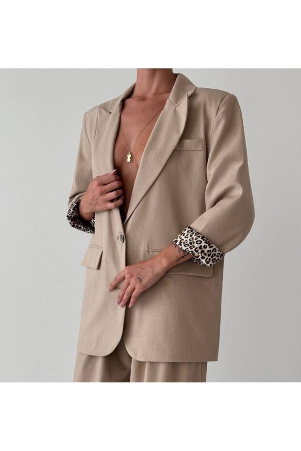 سترة بأزرار أمامية باللون البيج - 2